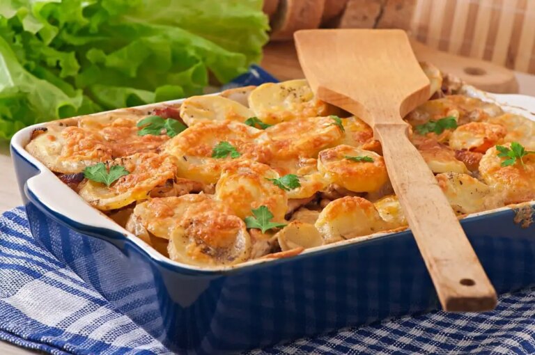 Chicken Cobbler Recipe – Easy, Savory Comfort Food – Quick & Easy Recipes
