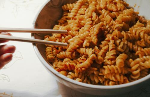 How Do I Make a Quick and Easy Pasta Dish?