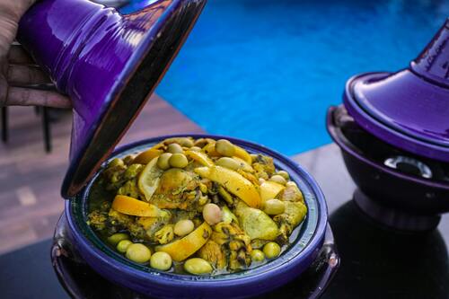 What are Morocco’s eating traditions?